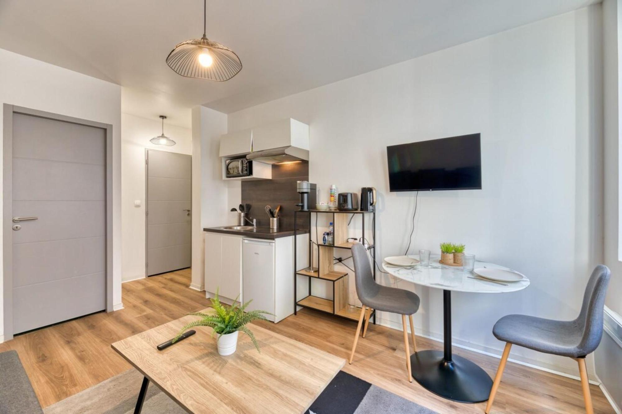Le Thibaut Studio Renove Au Coeur De Ruan Exterior foto